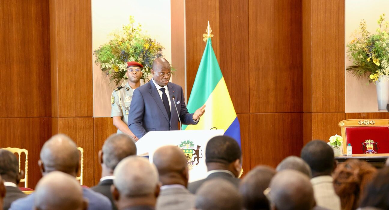 Oligui Nguema réunit les partis politiques pour poser les fondations de la nouvelle République