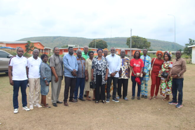 Photo de famille avec les leaders religieux de Mounana. © Gabon Echo