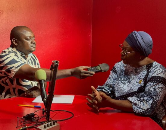 Ce jeudi sur Radio Moanda, la sénatrice de la transition Berthe Boubou Bokoko a lancé un appel fort à la participation citoyenne.